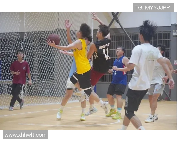 群明星篮球盛宴明星齐聚激情碰撞展现巅峰对决与友谊的完美结合